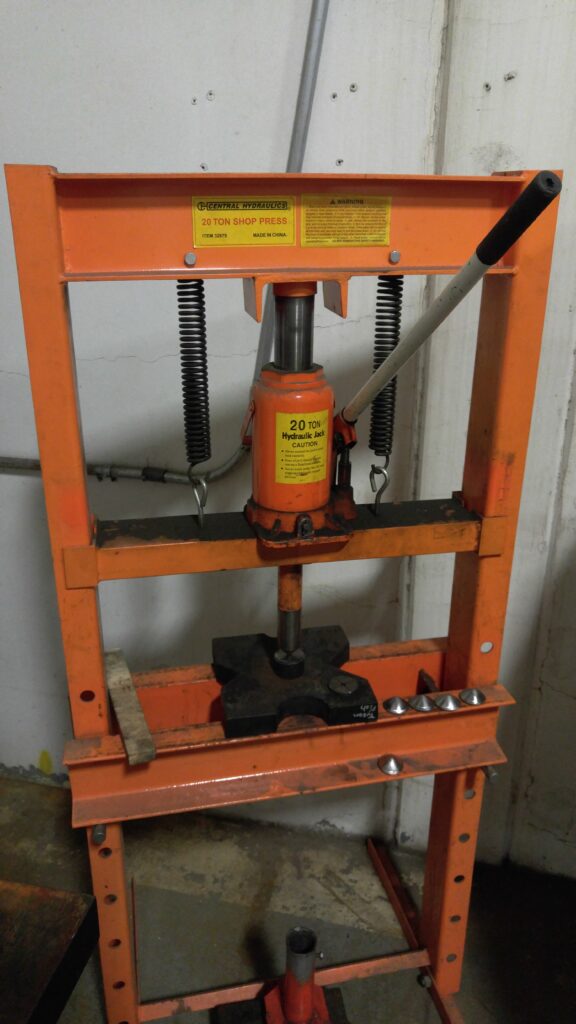 A 20-ton hydraulic shop press